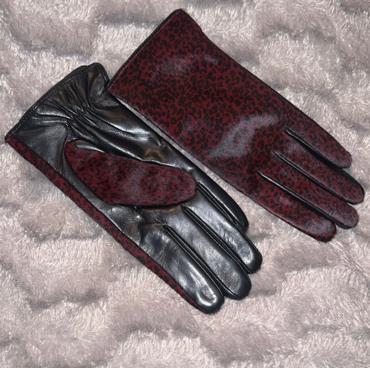 Pretty Kitty Leopard Print Fur and Leather Gloves Burgundy